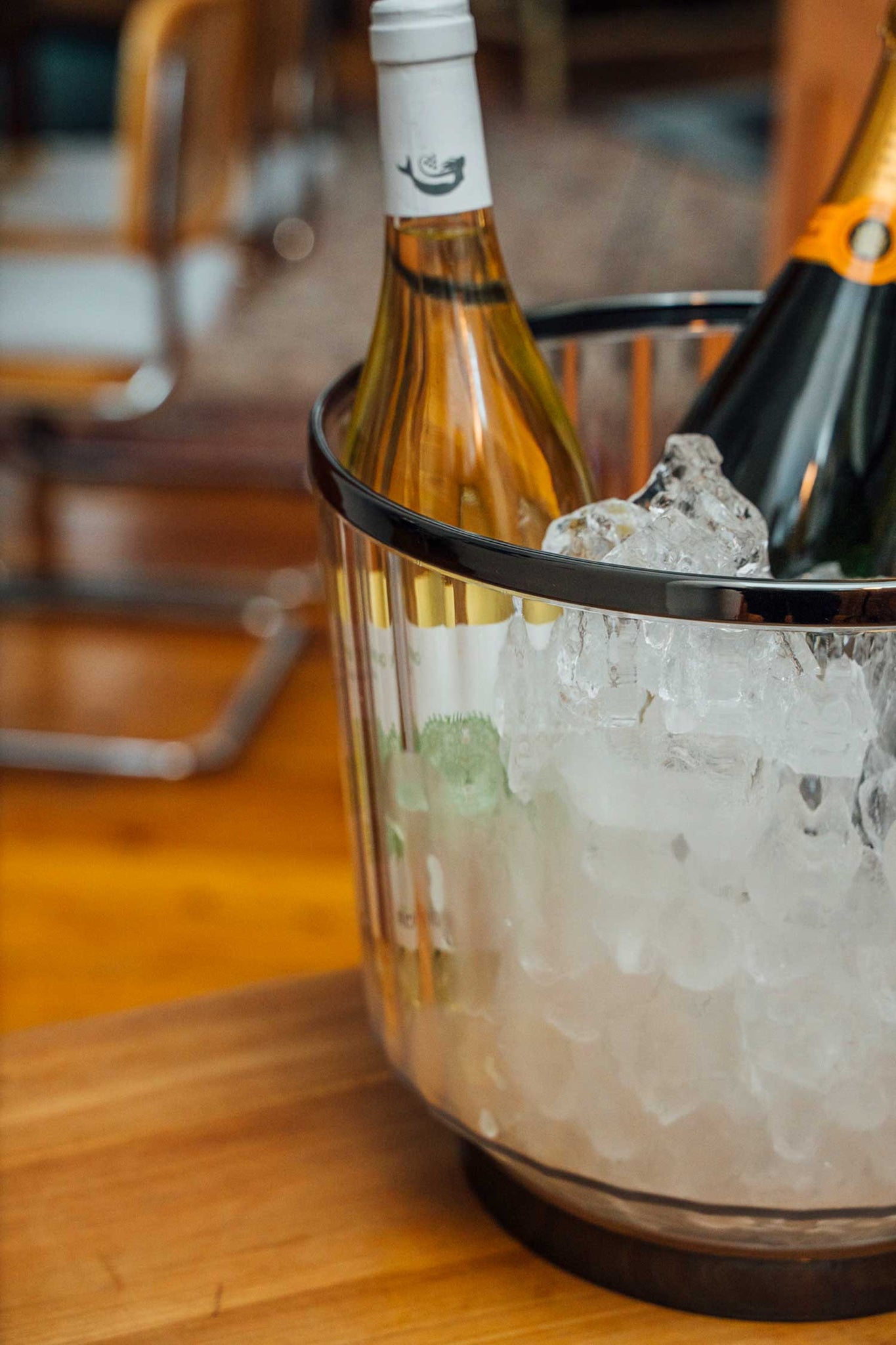 Wein- / Sektkühle aus Polycarbonat mit Rand und Bodenring im Gunmetal-Look